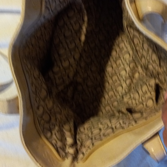 Guess Handbag - Picture 3 of 4